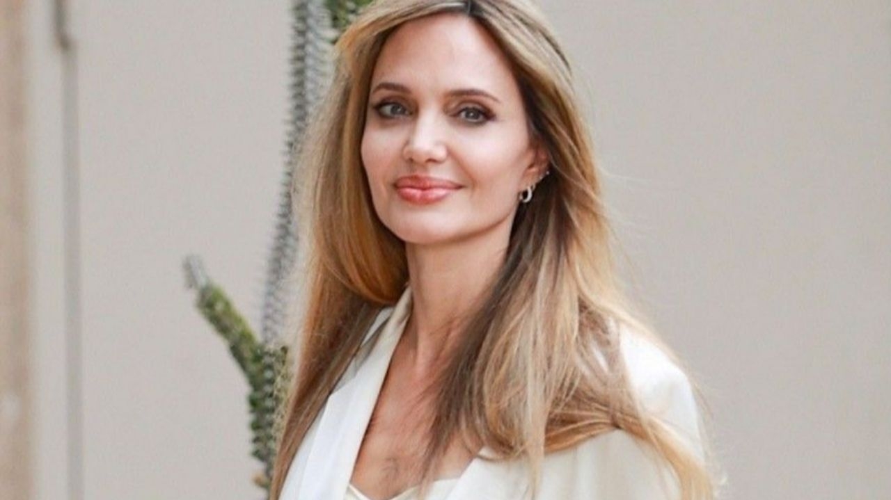 Angelina Jolie faz sua primeira aparição após o processo de divórcio com Brad Pitt