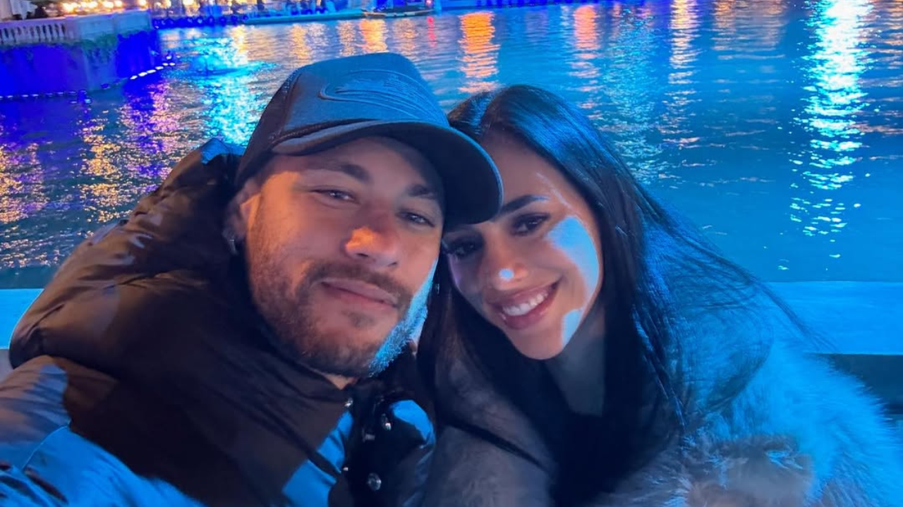 Neymar e Bruna Biancardi curtem viagem em família ao lado dos filhos