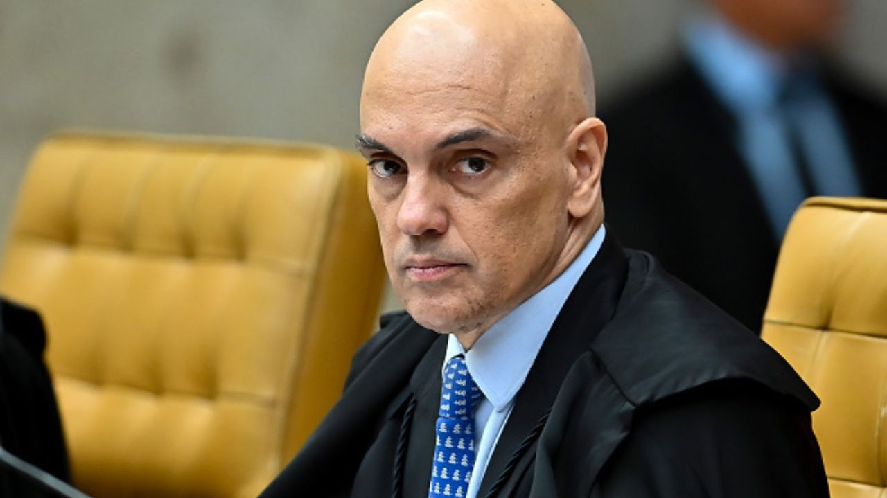 Moraes cobra cumprimento das leis brasileiras por redes sociais