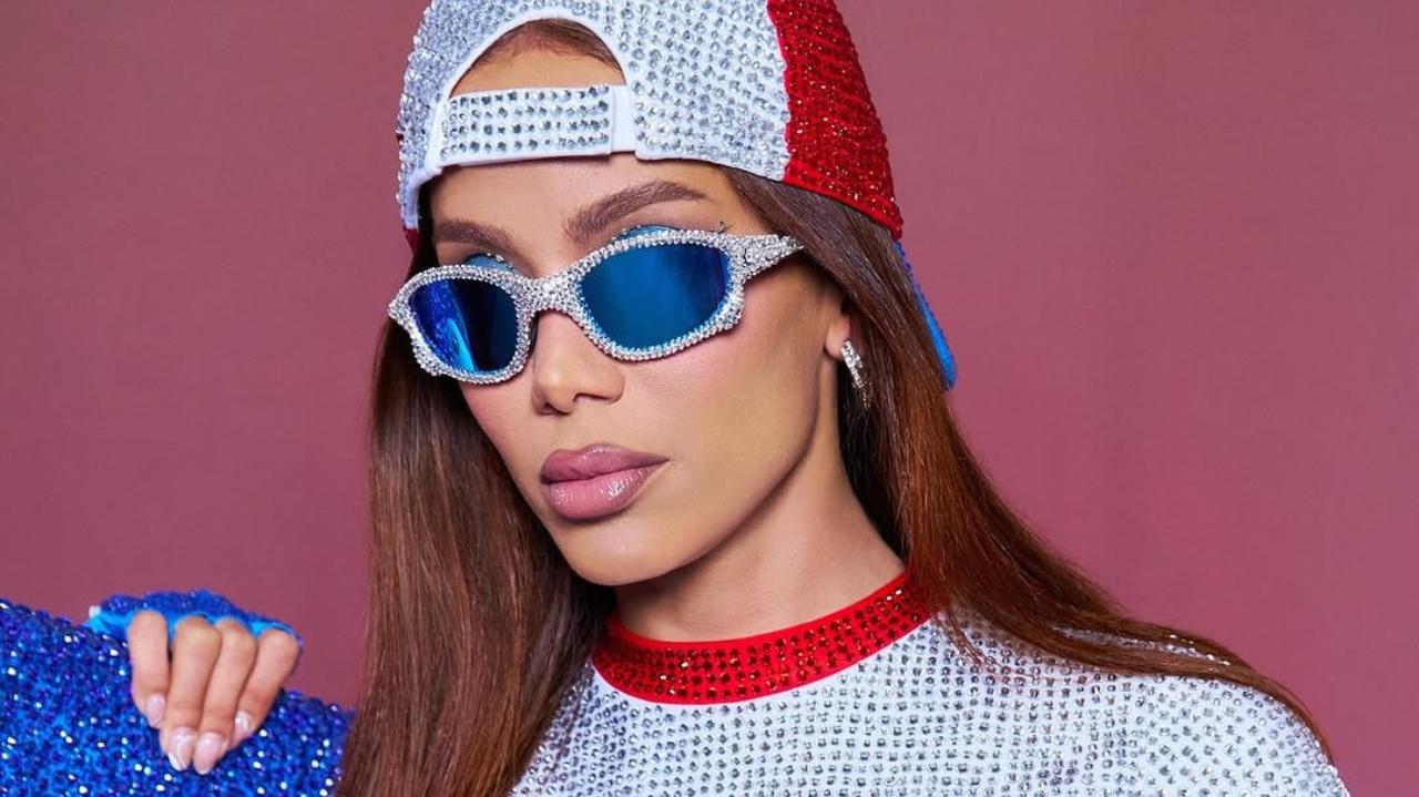 Anitta usa roupa inspirada na Rayssa Leal em show no “Ensaio da Anitta” em São Luis