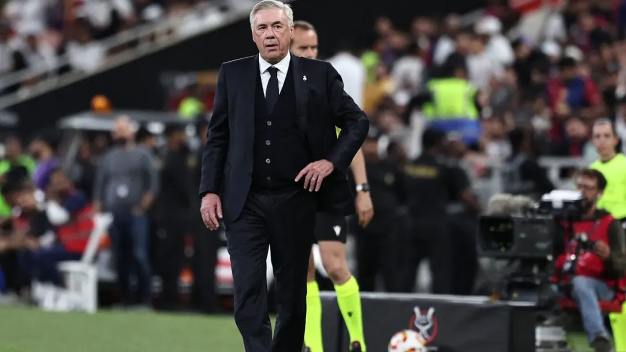 Ancelotti vive situação difícil no Real Madrid após derrota no clássico