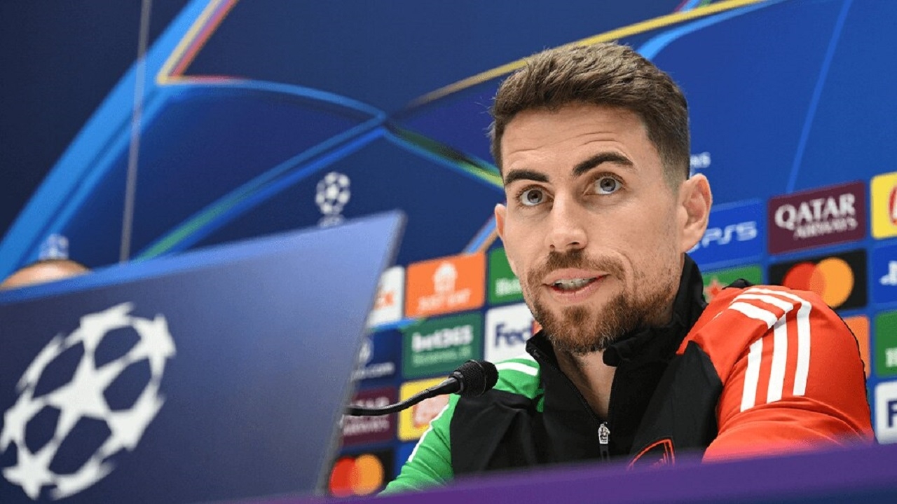 Na mira do Flamengo, volante Jorginho do Arsenal é o nome da vez