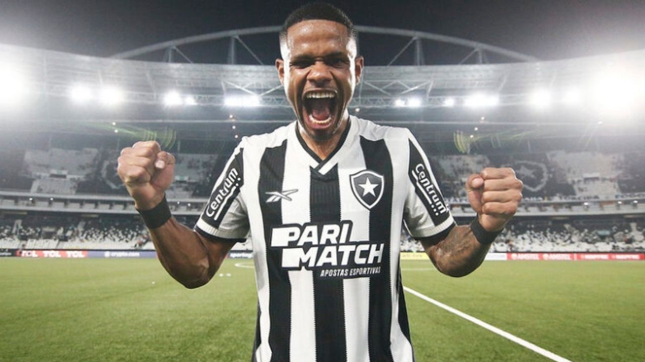 Júnior Santos não se reapresenta e avança negociação com o Atlético-MG