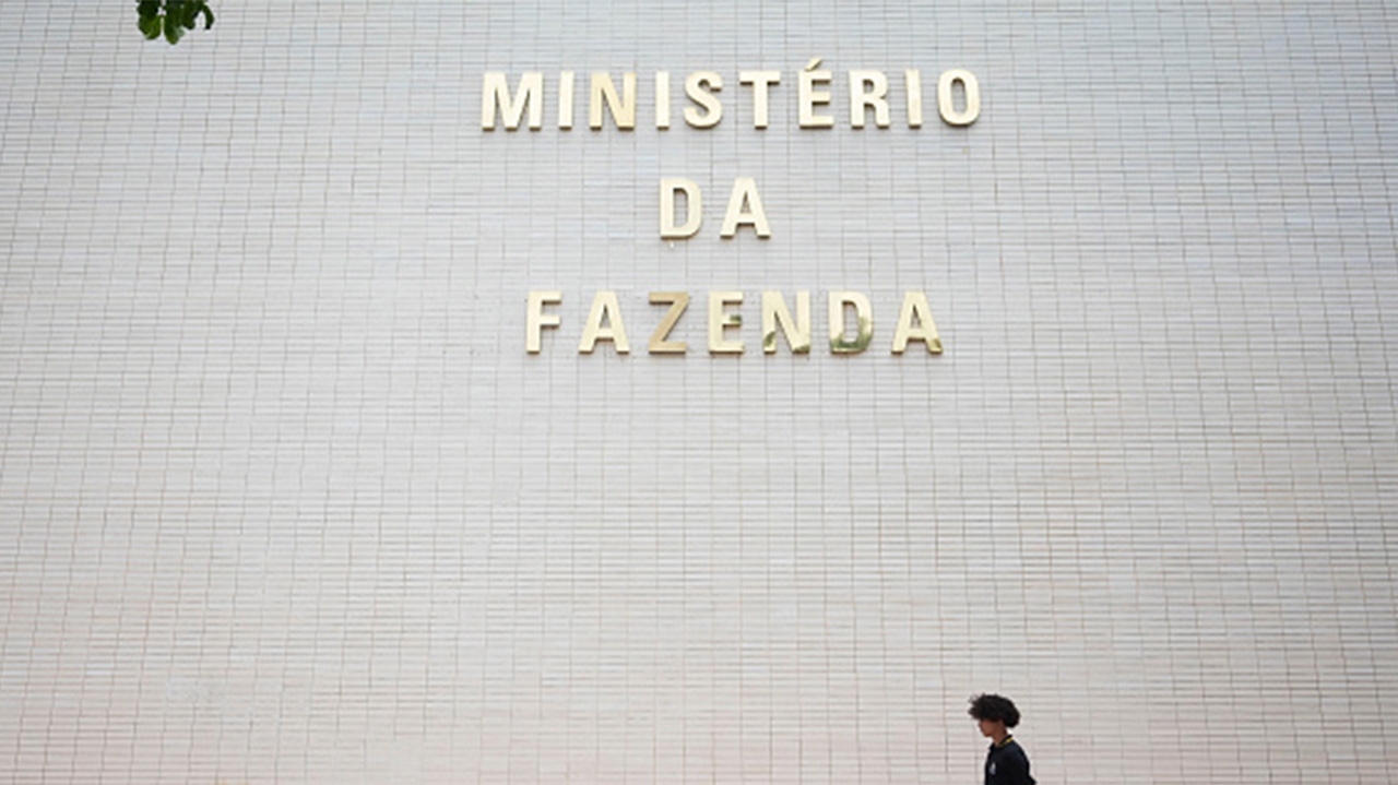 Lula proíbe taxação ou cobrança adicional no pagamento via PIX em medida provisória