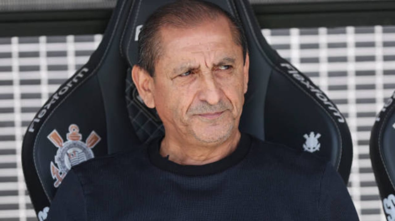 Ramón Díaz celebra vitória do Corinthians sobre o RB Bragantino na 1ª rodada do Campeonato Paulista