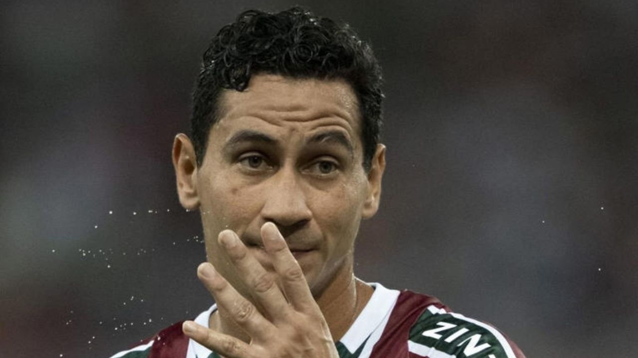 Bittencourt afirma que não vai buscar reposições para Ganso