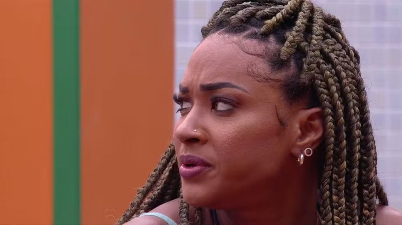 BBB 25: Aline é alvo de racismo nas redes sociais e equipe se posiciona
