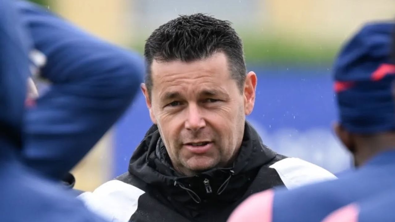 Pierre Sage deixa Lyon e John Textor quer ex-Milan como treinador