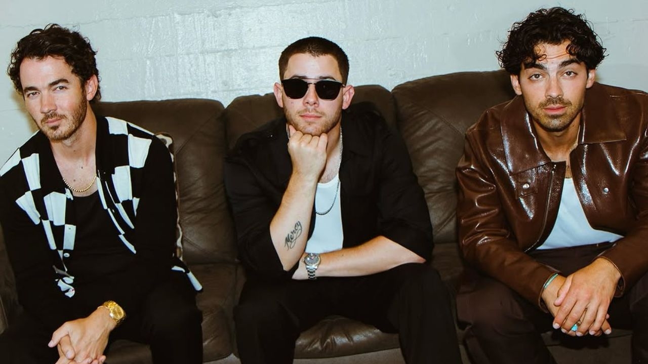 Jonas Brothers são estrelas de filme natalino do Disney+