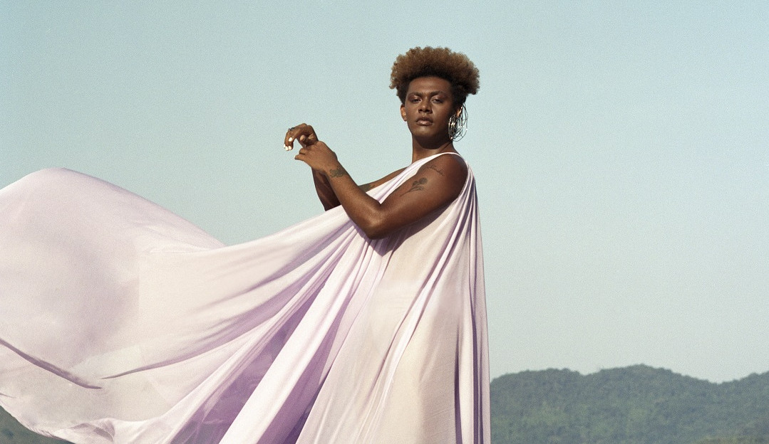 Liniker lança seu primeiro álbum solo: ‘Índigo Borboleta Anil’