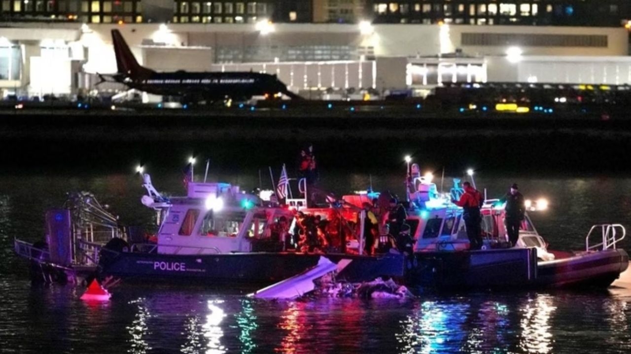 Colisão entre aeronaves nos Estados Unidos é o maior desastre aéreo desde 2001