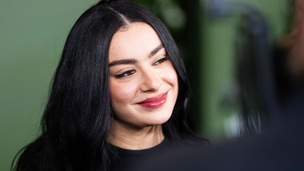 Charli XCX fala sobre suas expectativas para o Grammy 2025