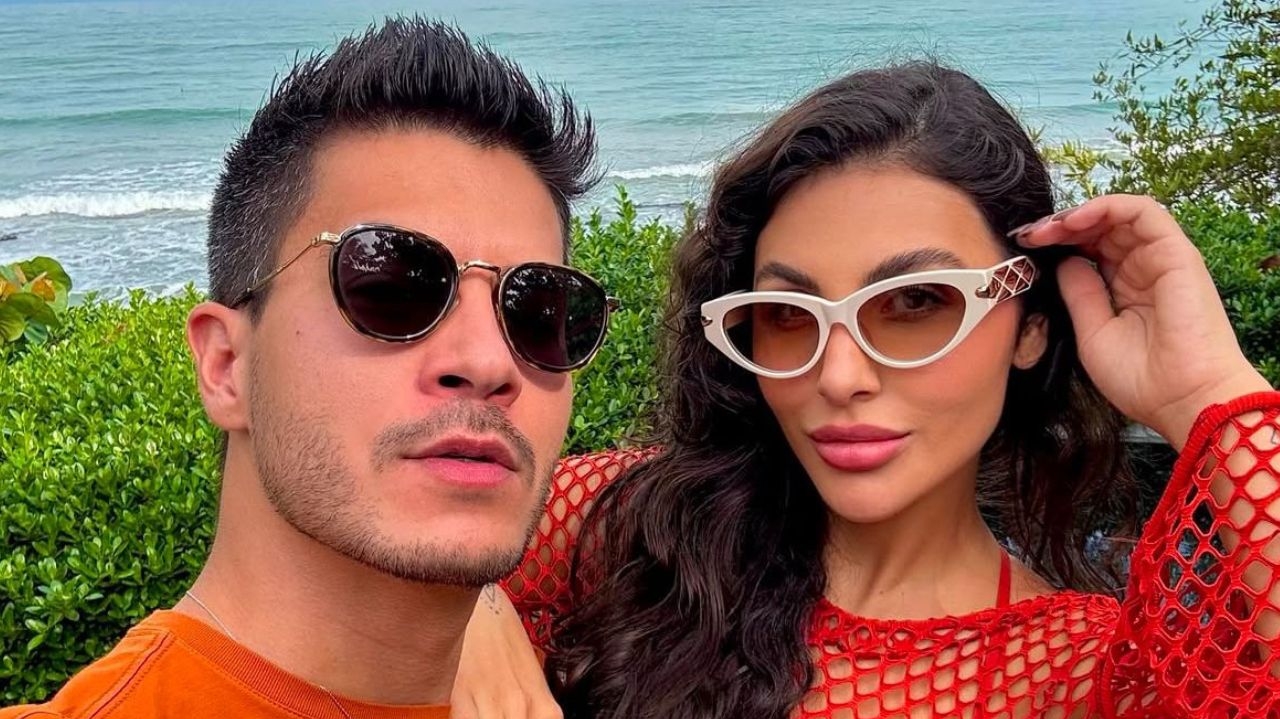 Arhur Aguiar e Jheny Santucci curtem viagem em clima romântico no Ceará