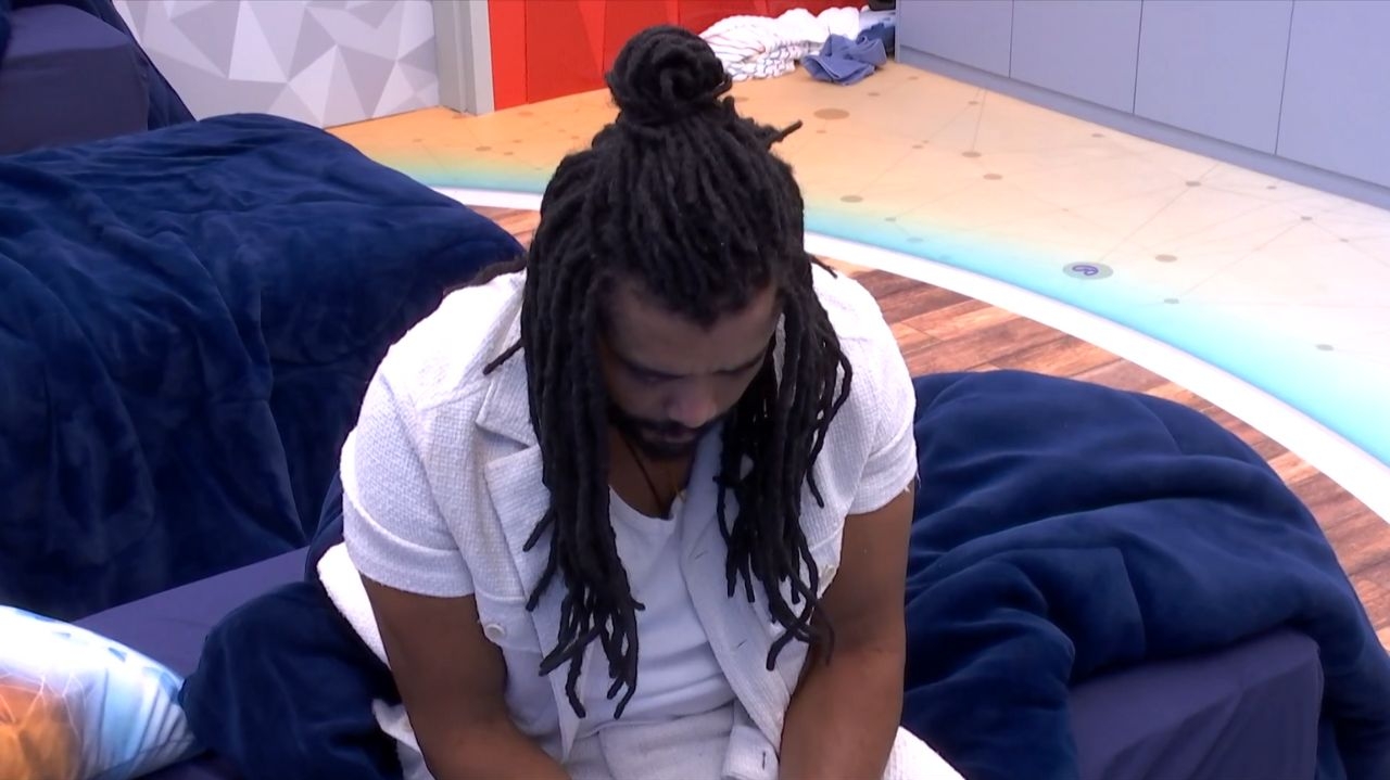 BBB 25: Após polêmica indicação ao Paredão, Diogo Almeida se emociona