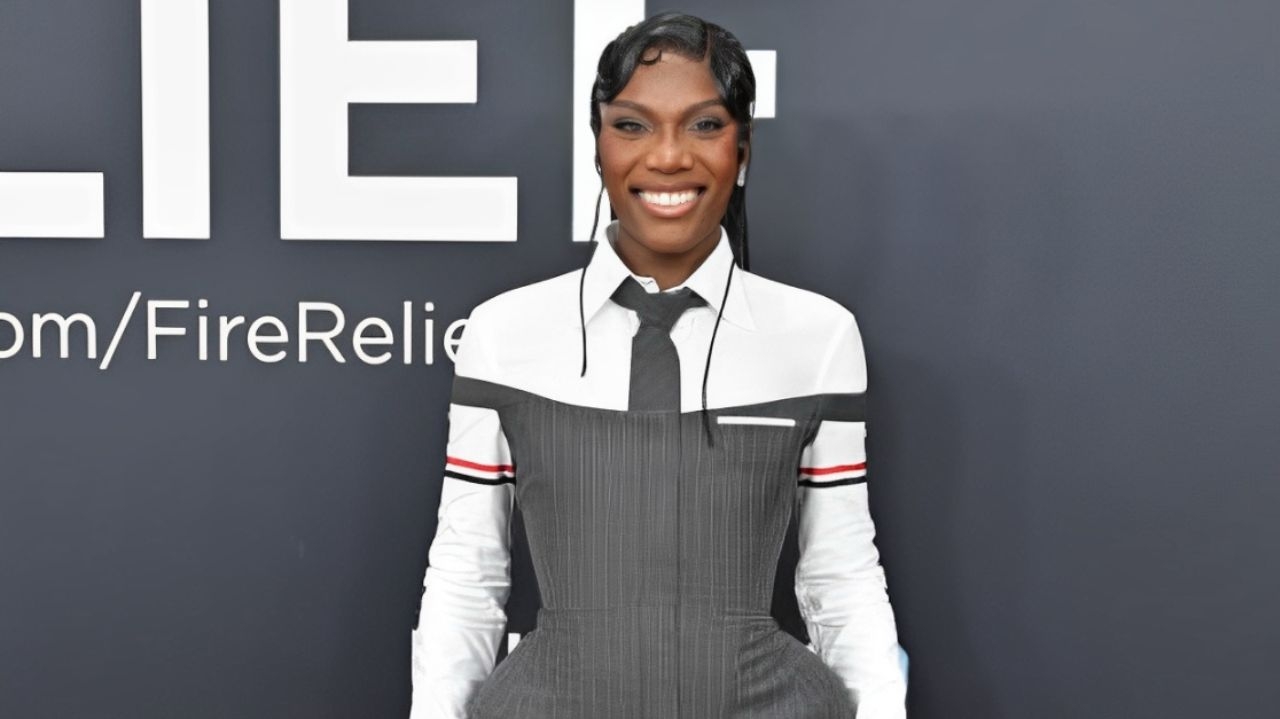 Doechii mostra estilo e conquista prêmio no Grammy 2025