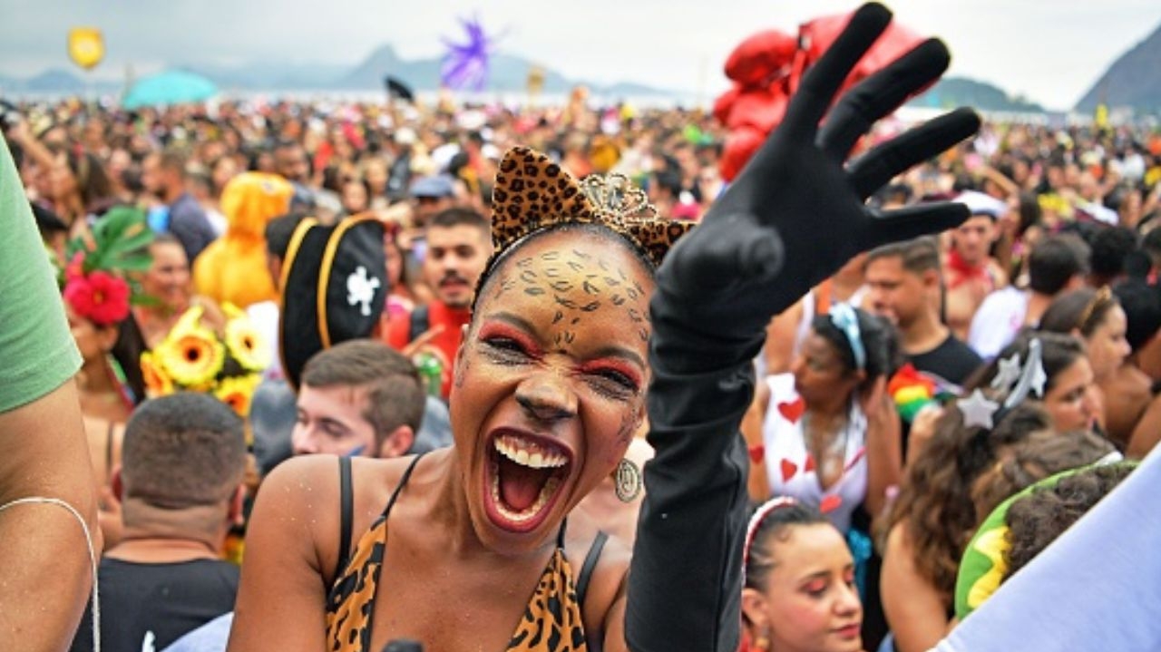 Confira dicas de seguros para proteger seu celular durante as folias de carnaval