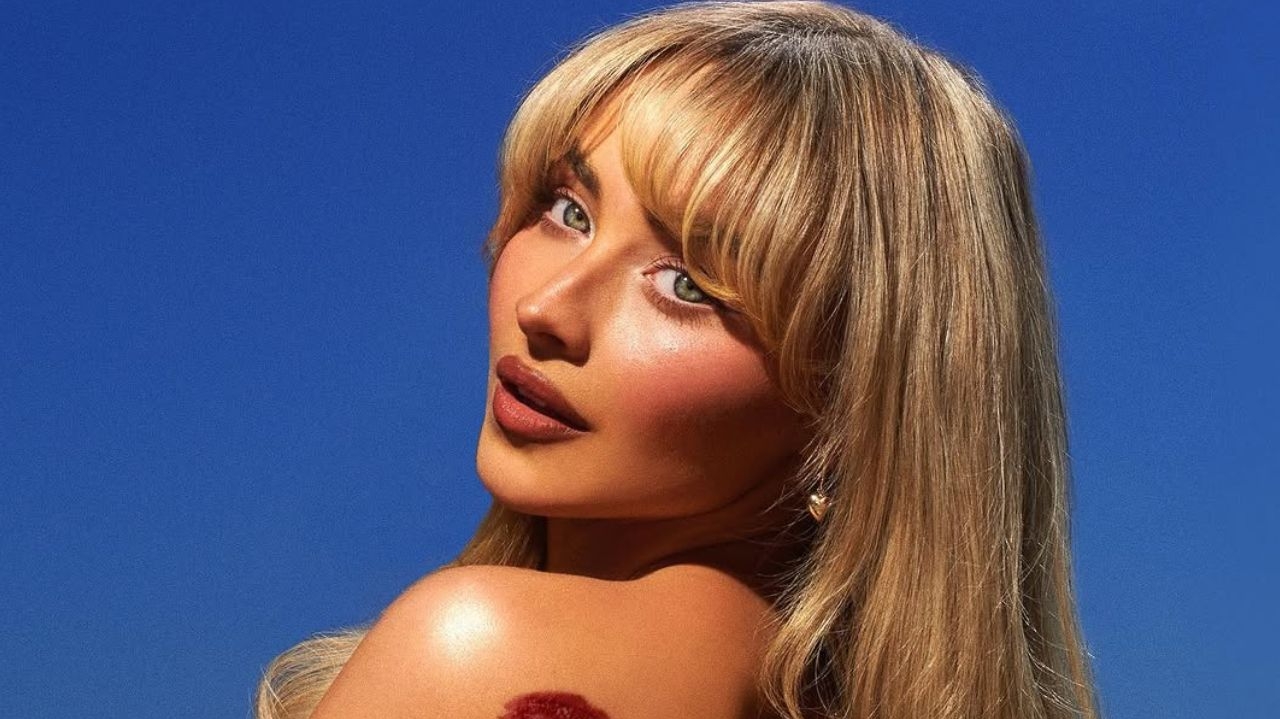 Sabrina Carpenter anuncia lançamento do álbum “Short n” Sweet (Deluxe)”