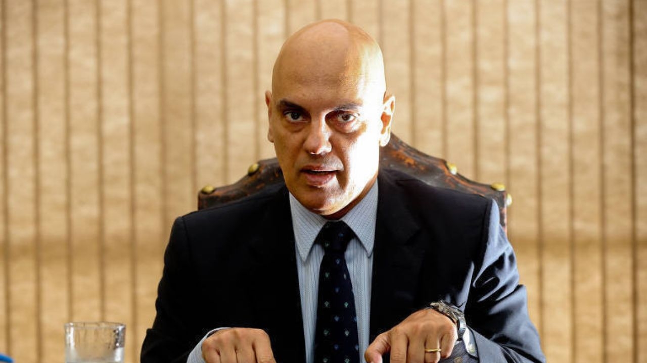 O ministro Alexandre de Moraes defende armamento policial forte para luta contra o tráfico
