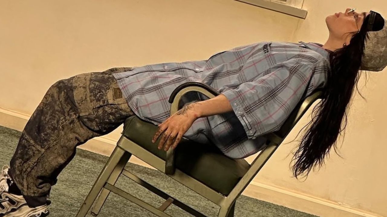 “BIRDS OF A FEATHER” ultrapassa 2 bilhões de streams