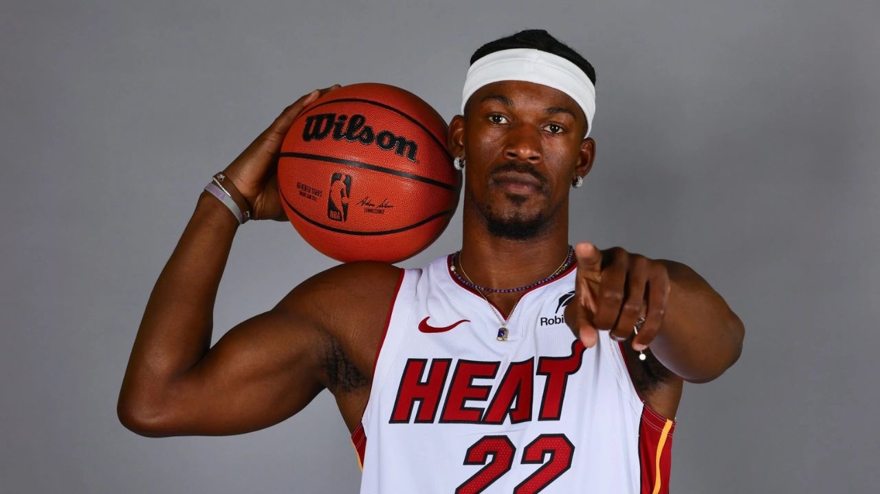 Jimmy Butler é movido para o Golden State Warriors em megatroca na NBA