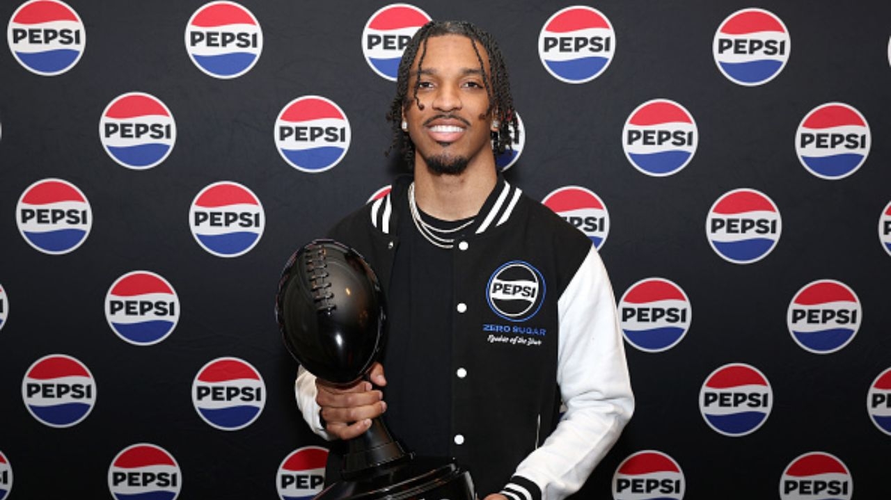 Jayden Daniels é eleito o calouro ofensivo da temporada na NFL