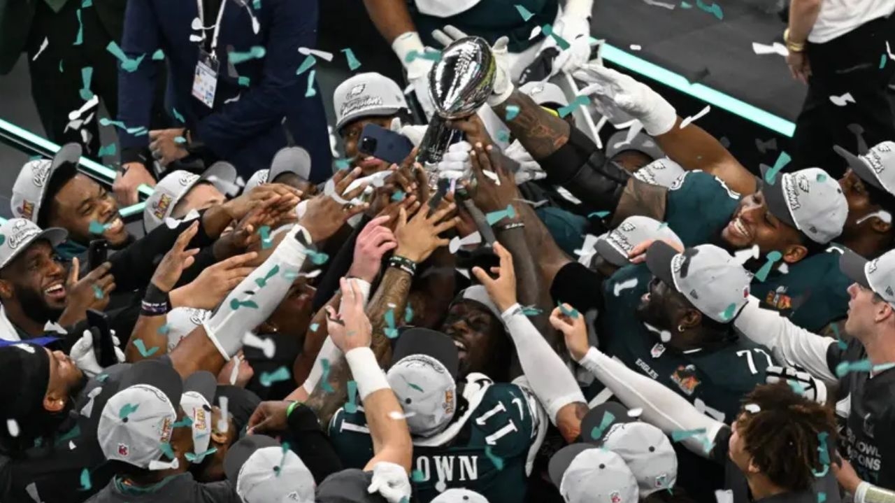 Eagles conquistam o Super Bowl com direito a massacre contra os Chiefs