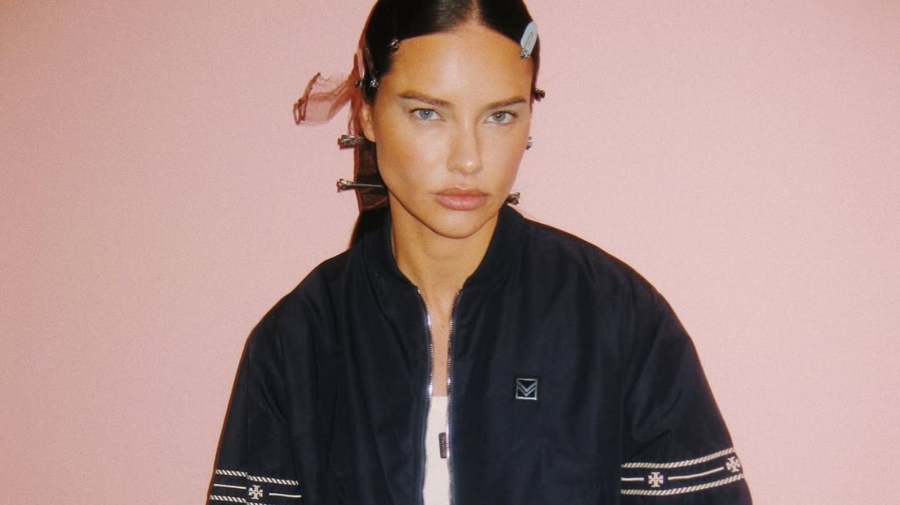 Semana de Moda de Nova York: Adriana Lima brilha nas passarelas de Tory Burch