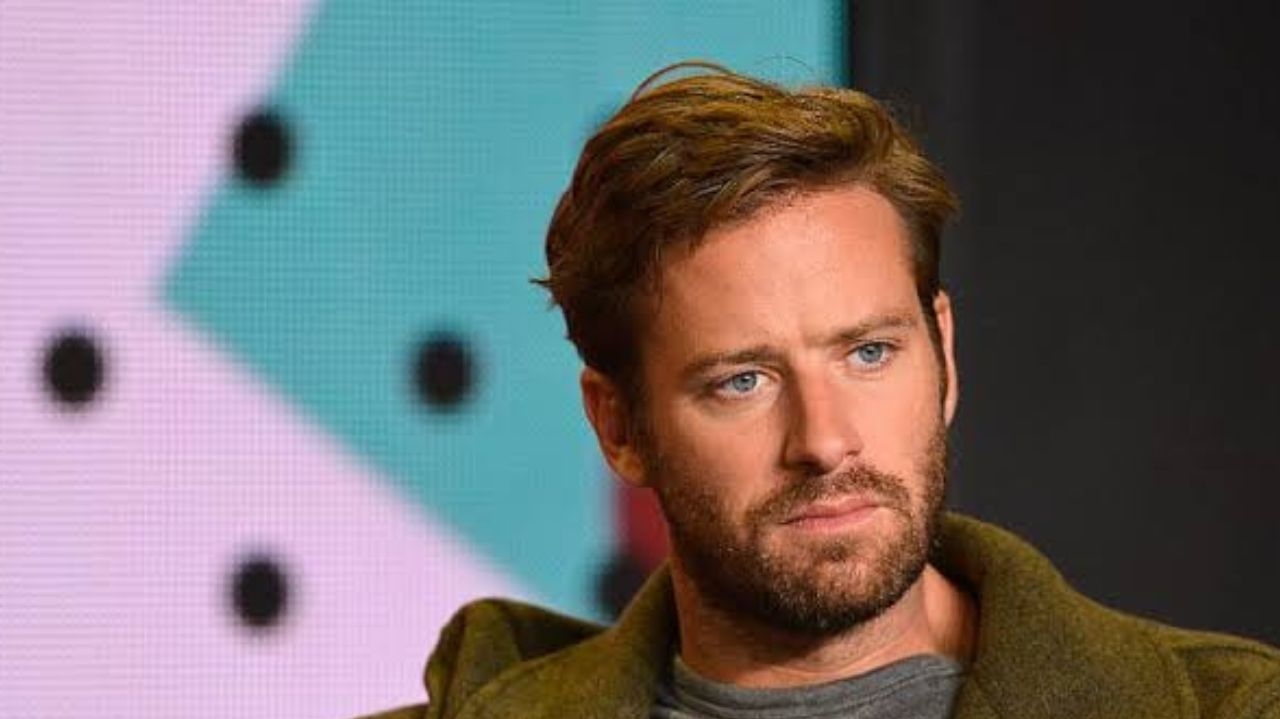 Armie Hammer admite mordida em animal e aborda polêmicas passadas