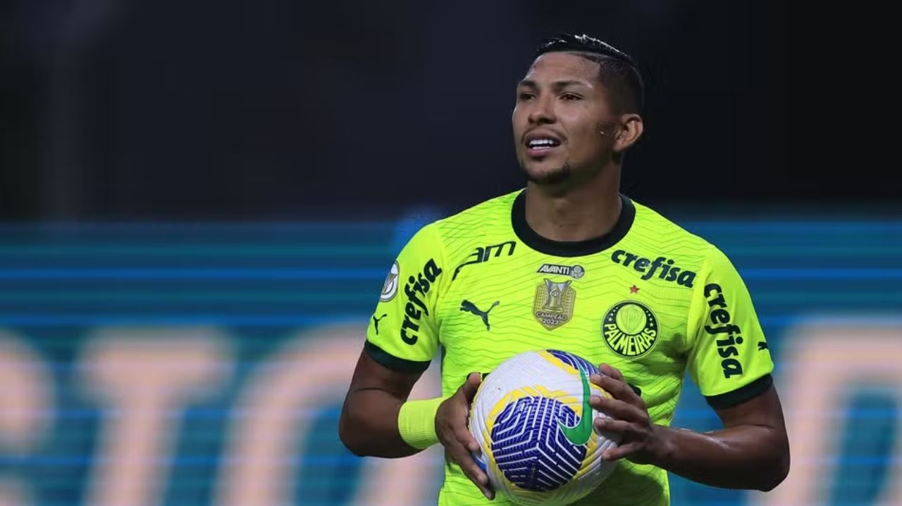 Rony aceita proposta e encaminha acerto com Atlético Mineiro