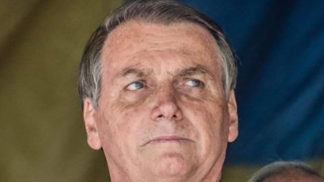 Ex-presidente Jair Bolsonaro é acusado de crimes que ele cometeu durante seu mandato