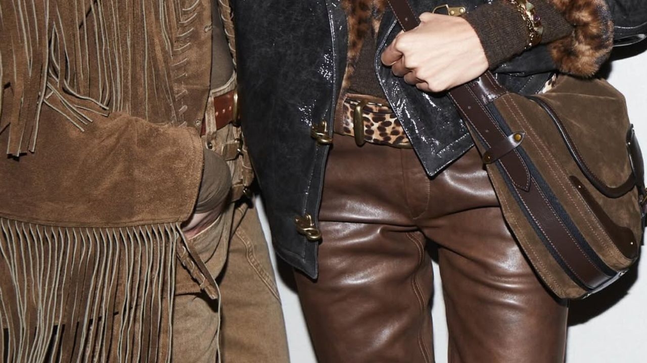 Calças skinny estão de volta: veja como usá-la em 2025