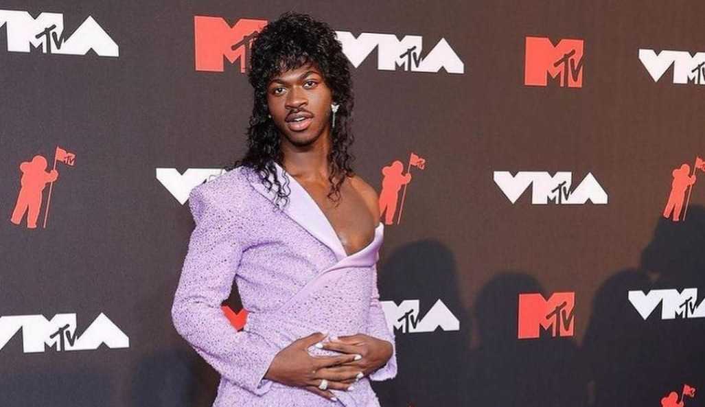 VMA”/s 2021: confira os looks que brilharam no tapete vermelho!