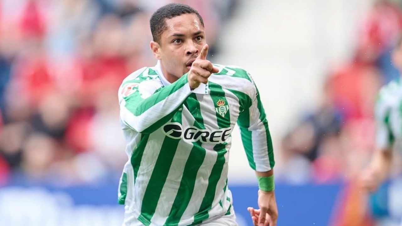 Palmeiras e Barcelona aguardam aval da Fifa e La Liga para definir transferência de Vitor Roque