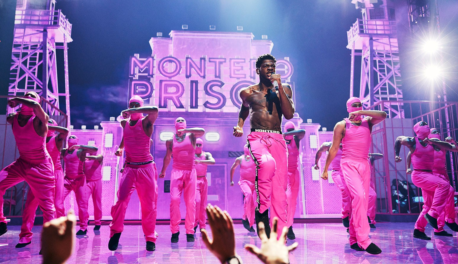 VMA 2021: Lil Nas X faz história ao performar ‘Industry Baby’ ao lado de Jack Harlow