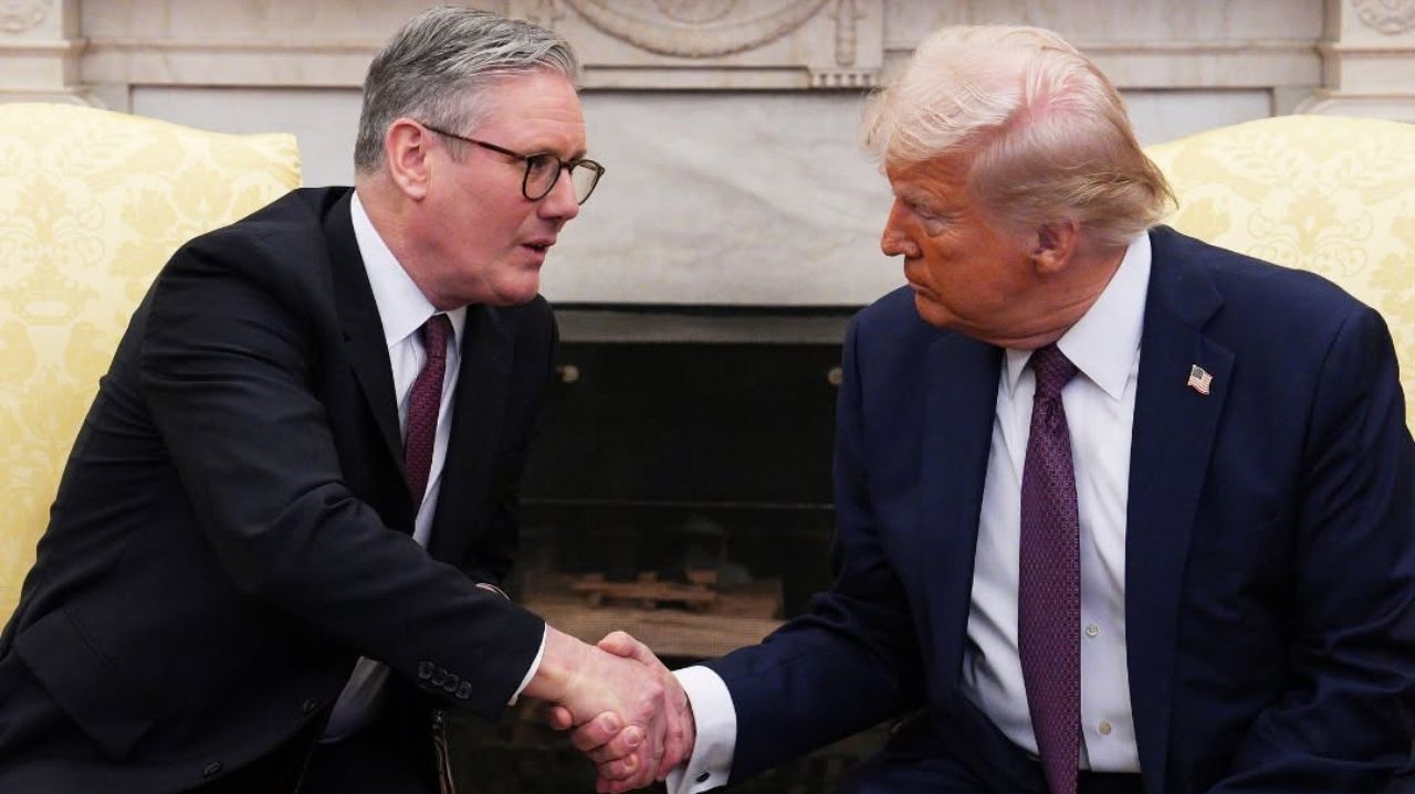 Encontro entre premiê do Reino Unido e Donald Trump é marcado por interrupção