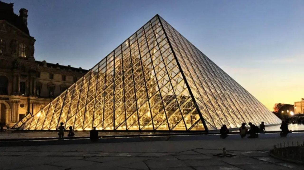 Le Grande Dîner du Louvre: confira os detalhes da noite que une glamour e arte