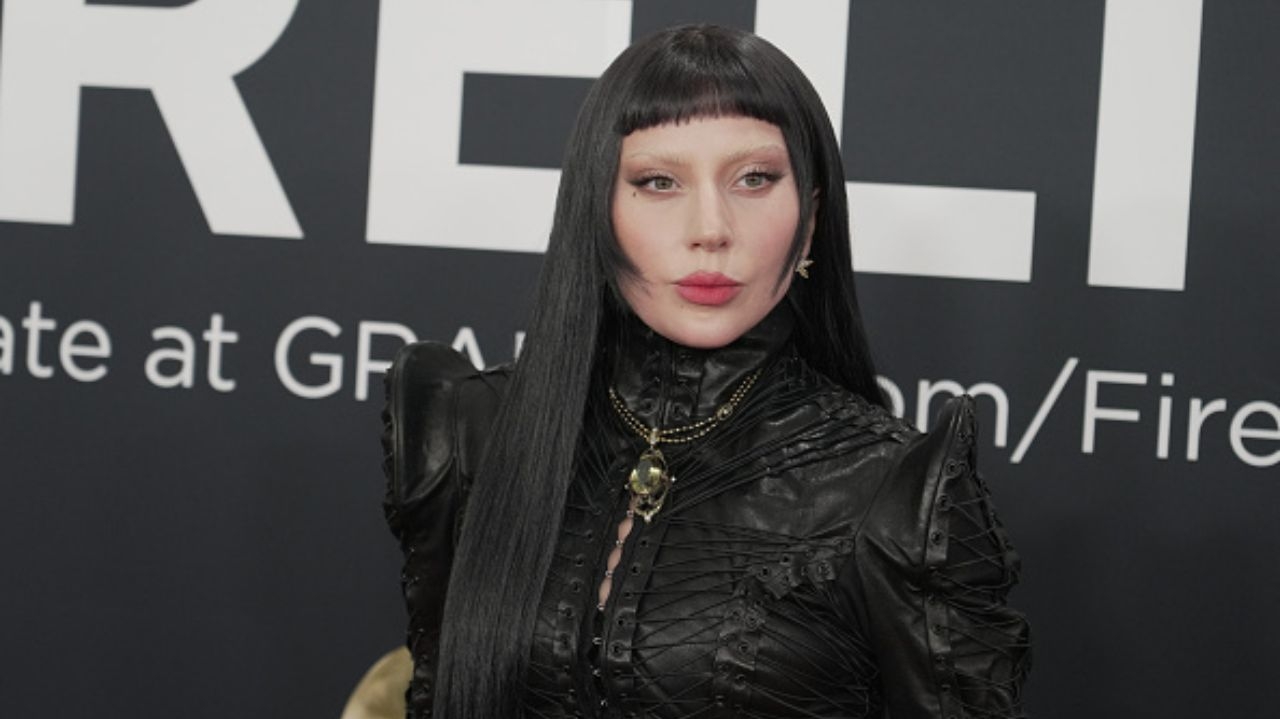 Lady Gaga lança “Mayhem” e dedica álbum aos fãs: “Aqui estamos nós novamente”