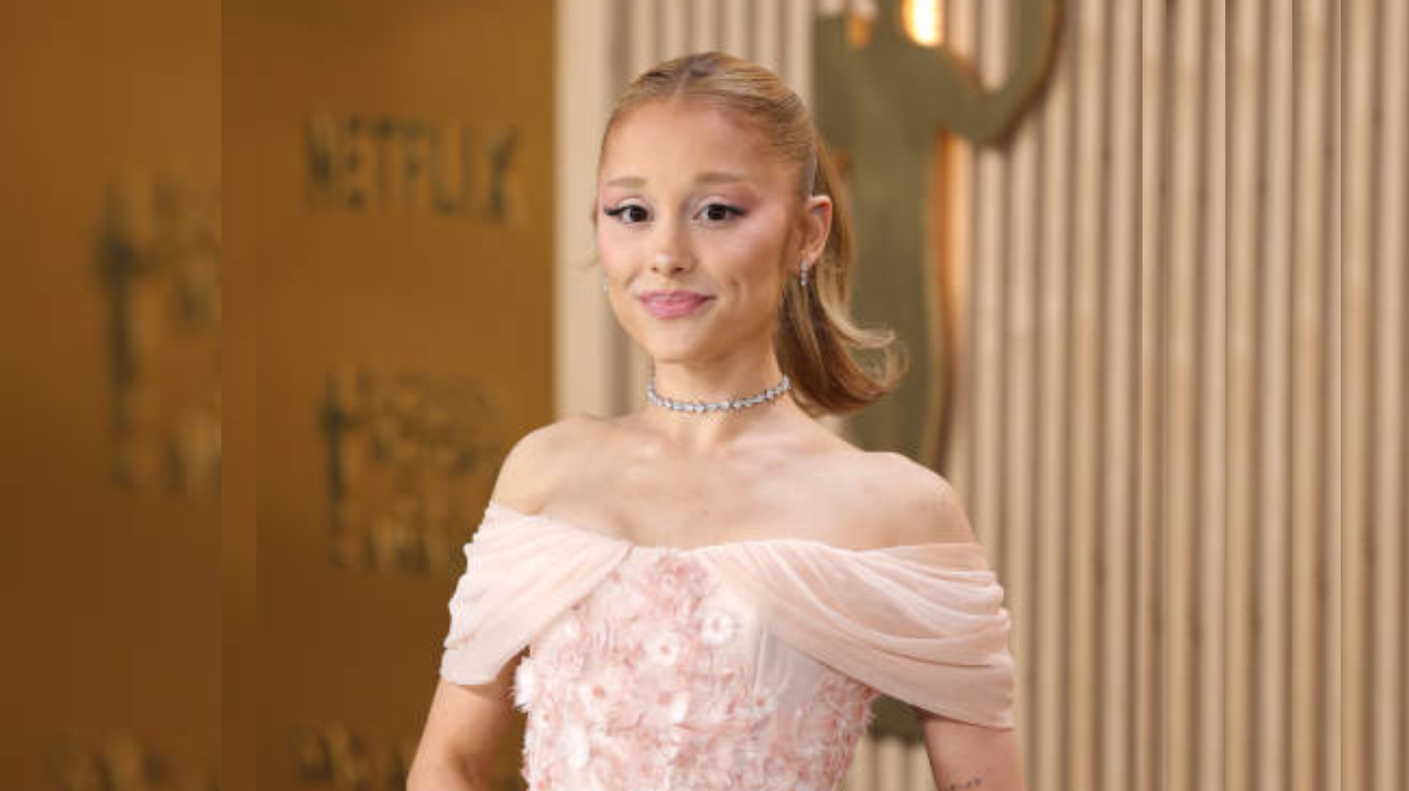 Ariana Grande anuncia versão deluxe do álbum “Eternal Sunshine”