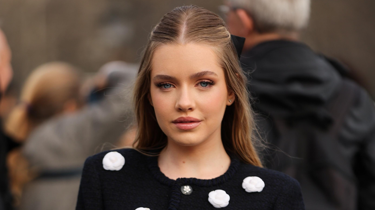 Atriz Pietra Quintela realiza sonho ao ser convidada para desfile da Chanel na Paris Fashion Week