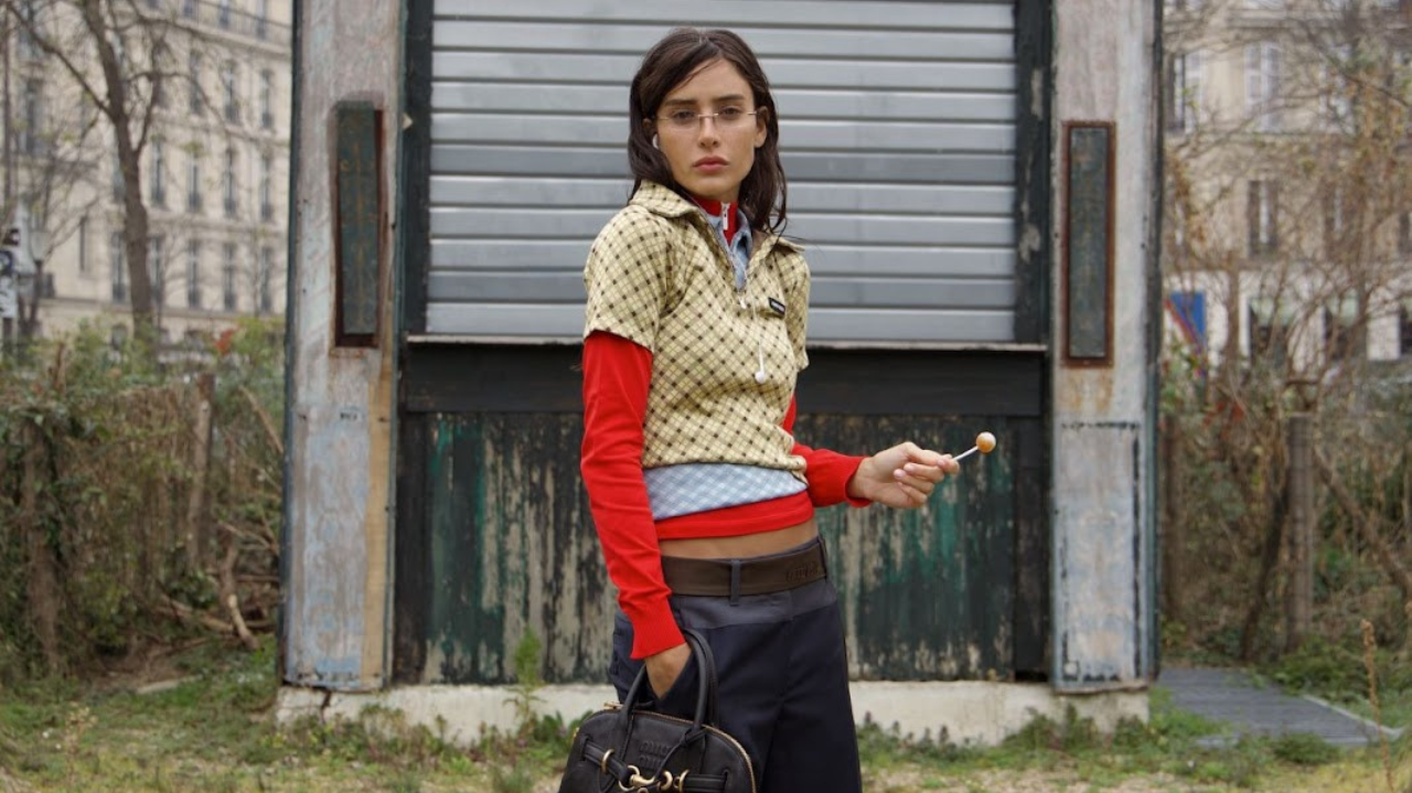 Livia Nunes fecha semana de moda de Paris com Miu Miu