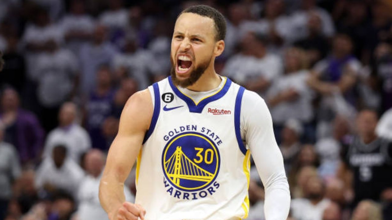 Jogador americano entra para a história com a marca de 4 mil cestas de três na NBA