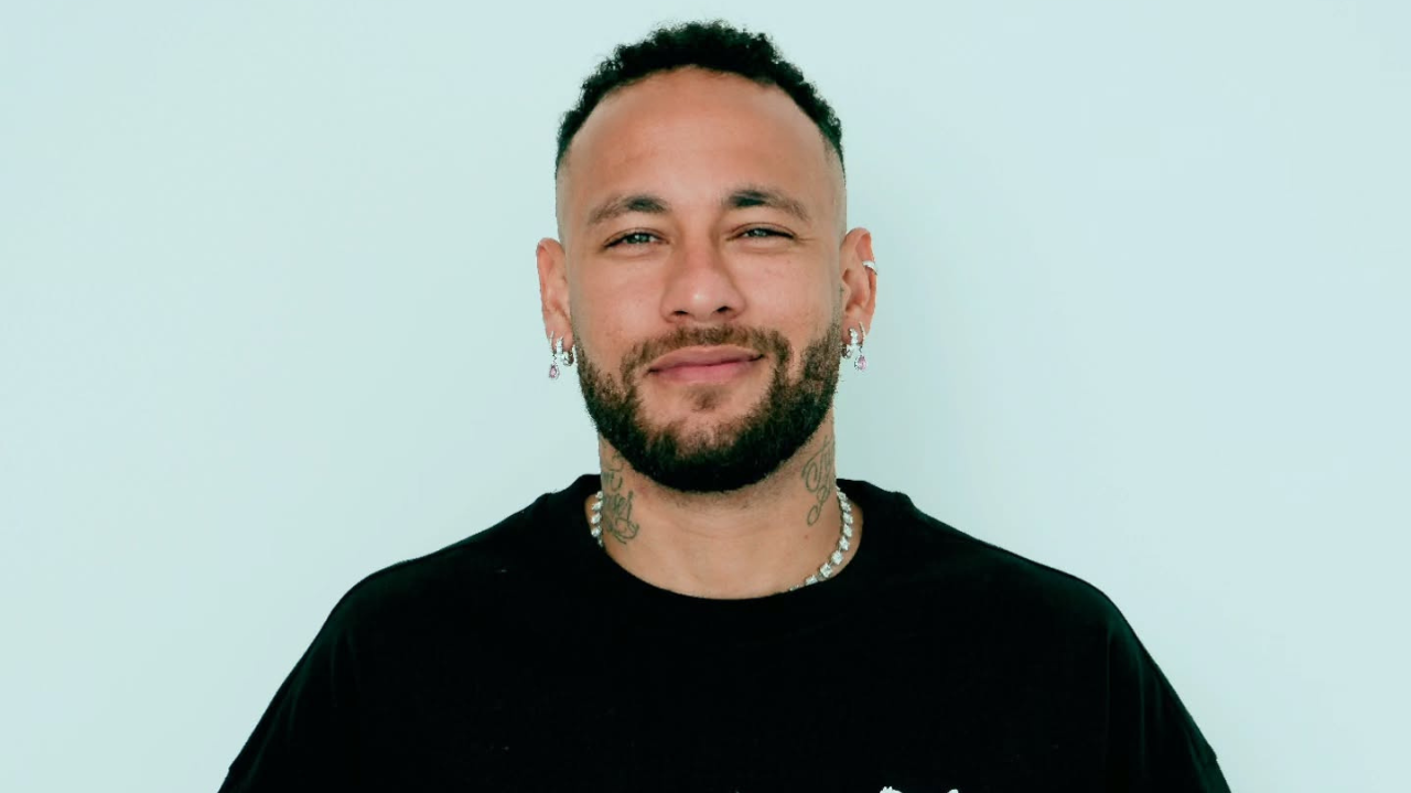 Após polêmica, DJ presente na festa afirma não ter visto Neymar