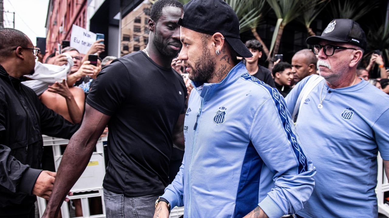 Neymar se prepara para estar 100% à disposição do Santos pelo Brasileirão