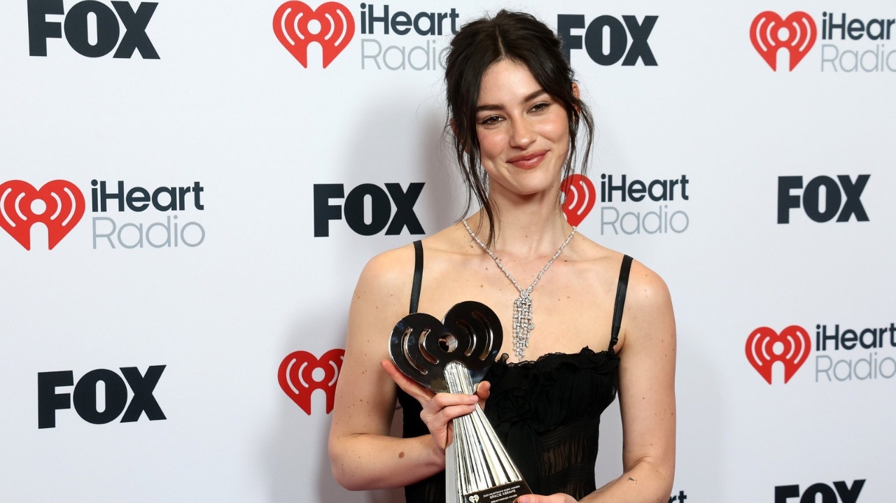 Veja quem levou o troféu iHeartRadio Awards para casa na segunda-feira