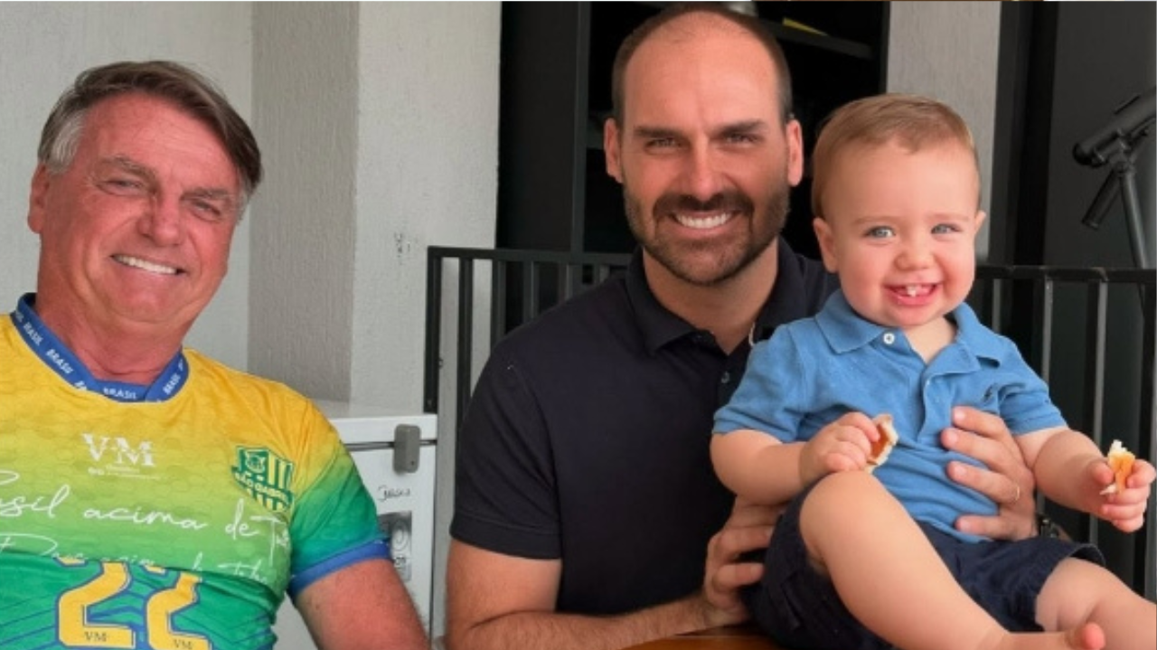 Eduardo Bolsonaro anuncia licença do cargo de deputado