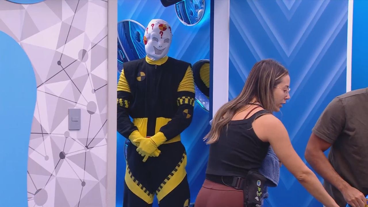 BBB 25: participantes se assustam com dummy dentro da casa