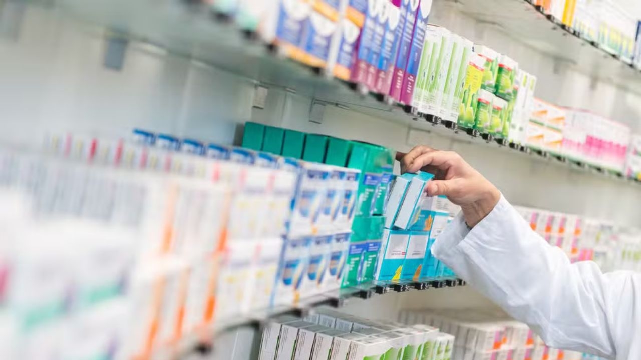 Conselho Federal de Farmácia permitiu que farmacêuticos prescrevam medicamentos