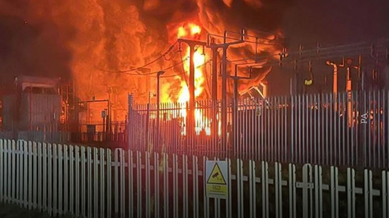 Incêndio causa fechamento do maior aeroporto de Londres