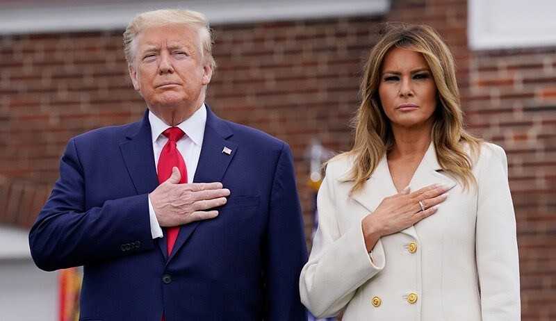 Ex-secretária de imprensa da Casa Branca promete expor fatos sobre Melania Trump, esposa do ex-presidente americano Donald Trump