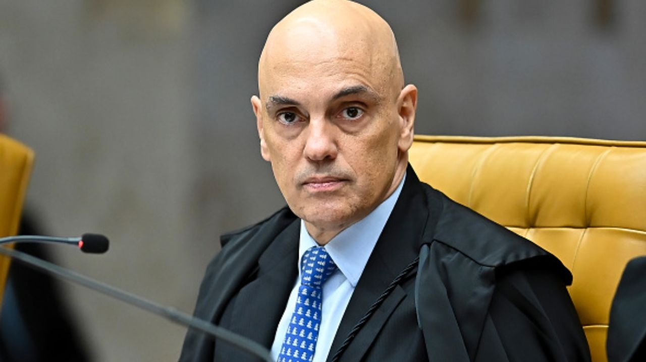 Alexandre de Moraes nega coação a Mauro Cid por acordo de delação